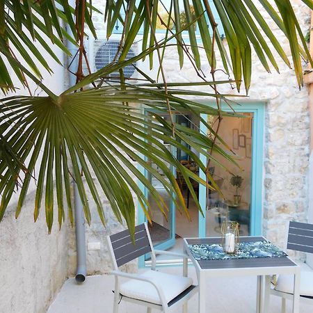 Bezauberndes Steinhaus Mit Garten In Der Altstadt Von Ровінь Екстер'єр фото